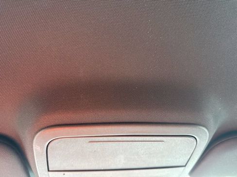 Used 2020 Ford Explorer XLT w/ Equipment Group 202A AWD/4WD image 32
