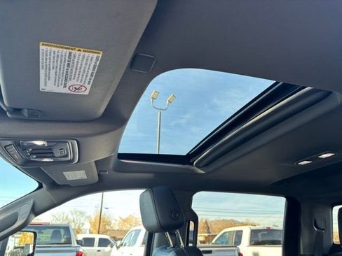 Used 2020 GMC Sierra 2500 SLT w/ Technology Package image 29