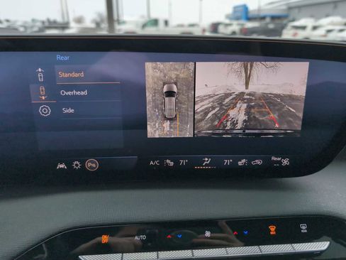 Used 2025 Buick Enclave Sport Touring image 22