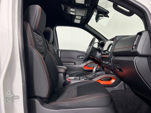 Used 2025 Nissan Frontier PRO-4X image 10
