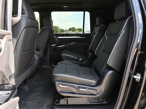 New 2025 Cadillac Escalade ESV Premium Luxury w/ LPO, Radiant Package image 20