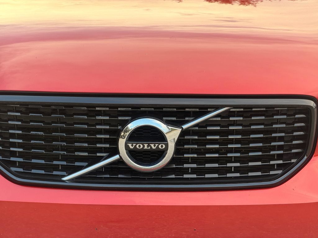 Used 2020 Volvo XC40 T5 R-Design w/ Protection Package Premier AWD/4WD image 35