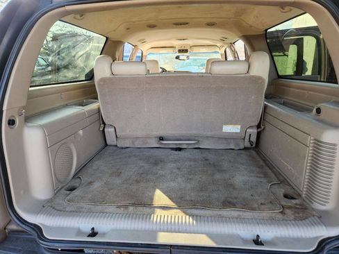 Used 2004 GMC Yukon XL SLT w/ Preferred Equipment Group image 12