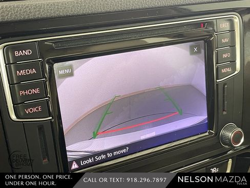 Used 2017 Volkswagen Jetta SEL image 30