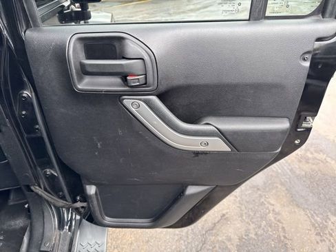 Used 2015 Jeep Wrangler Unlimited Sahara w/ Trailer Tow Group image 20