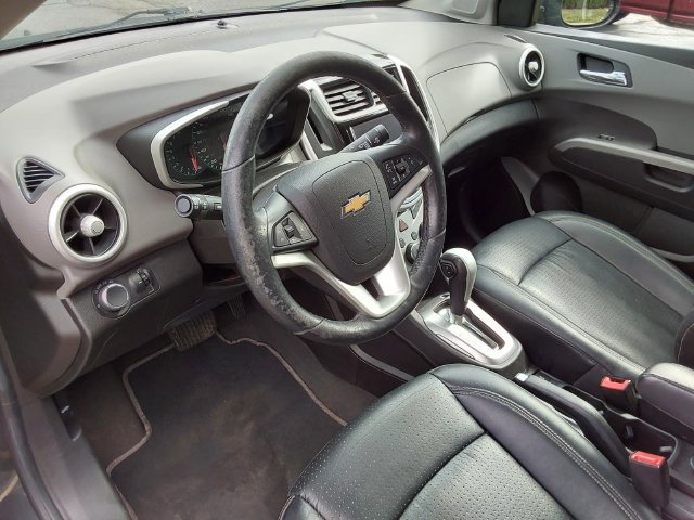 Used 2020 Chevrolet Sonic Premier FWD image 20