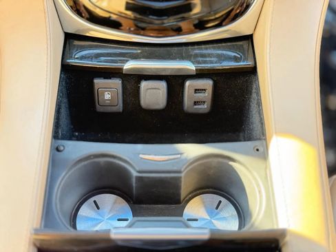 Used 2018 Cadillac Escalade ESV Platinum AWD/4WD image 25