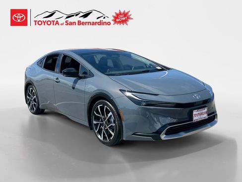 New 2027 Toyota Prius Plug-In Hybrid FWD image 7