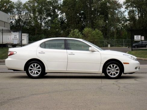 Used 2004 Lexus ES 330 image 9