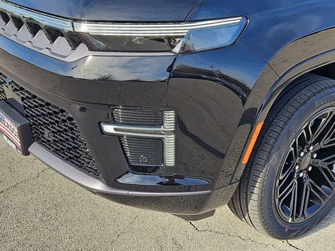 New 2026 Jeep Grand Wagoneer Limited AWD/4WD image 11