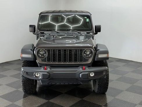 Certified 2025 Jeep Wrangler Unlimited Rubicon w/ Convenience Group AWD/4WD image 4