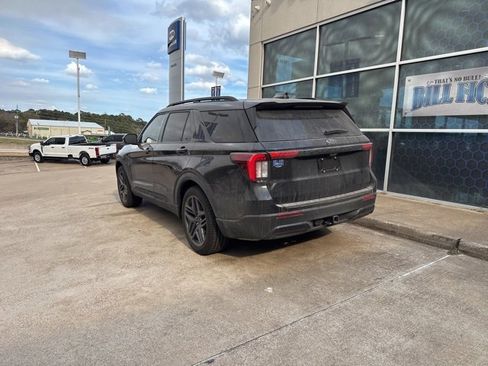 Used 2025 Ford Explorer ST-Line w/ Premium Package image 5