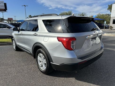 Used 2023 Ford Explorer XLT image 4