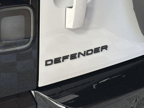 New 2026 Land Rover Defender 110 X-Dynamic SE image 29