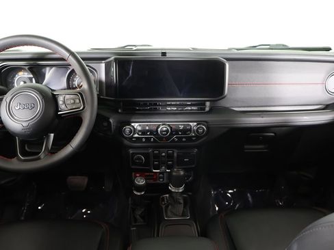 Used 2024 Jeep Wrangler Unlimited Rubicon AWD/4WD image 37