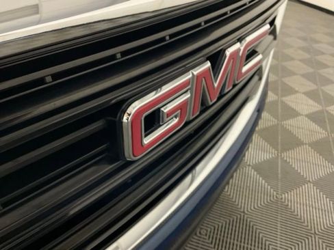 Used 2020 GMC Terrain SLE w/ Driver Convenience Package image 11