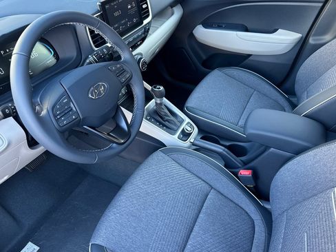 Used 2026 Hyundai Venue SEL FWD image 13