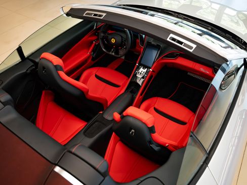 Used 2024 Ferrari Roma Spider image 23