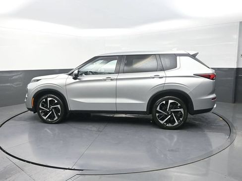 Used 2024 Mitsubishi Outlander SE AWD/4WD image 4