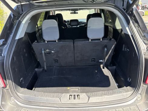 Used 2023 Ford Explorer XLT w/ Equipment Group 202A RWD image 10