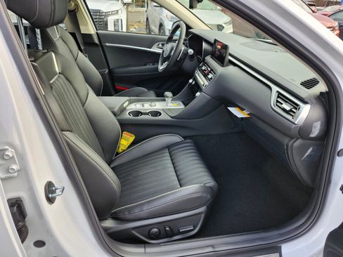 New 2026 Genesis G70 2.5T Prestige image 11