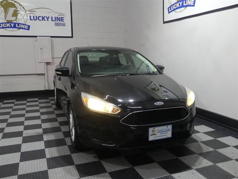 Used 2015 Ford Focus SE w/ Reverse Sensing Package FWD image 5
