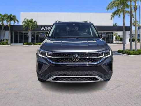 Used 2023 Volkswagen Taos SEL image 2