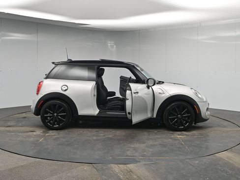Used 2018 MINI Cooper S image 37