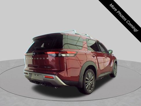 Used 2024 Nissan Pathfinder SL w/ SL Premium Package AWD/4WD image 2
