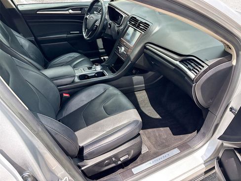 Used 2019 Ford Fusion Titanium FWD image 29