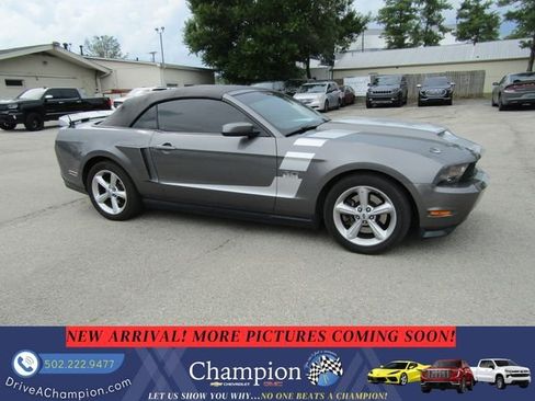 Used 2011 Ford Mustang GT RWD image 4