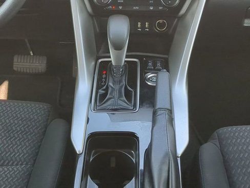 Used 2025 Mitsubishi Eclipse Cross LE image 18