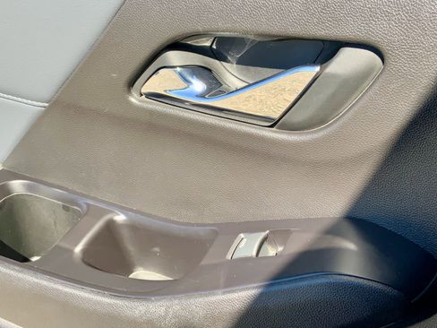 Used 2018 Chevrolet Traverse LT image 52