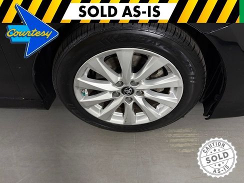 Used 2019 Toyota Camry LE FWD image 10