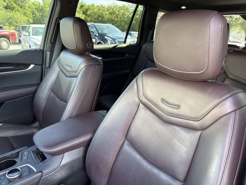 Used 2023 Cadillac XT6 Premium Luxury w/ Technology Package FWD image 22