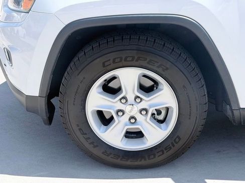 Used 2015 Jeep Grand Cherokee Laredo w/ Quick Order Package 23E RWD image 33