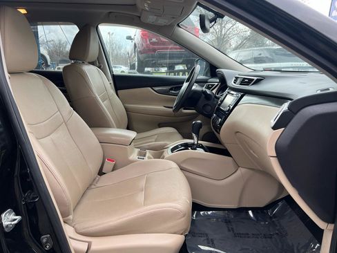 Used 2016 Nissan Rogue SL w/ SL Premium Package image 16