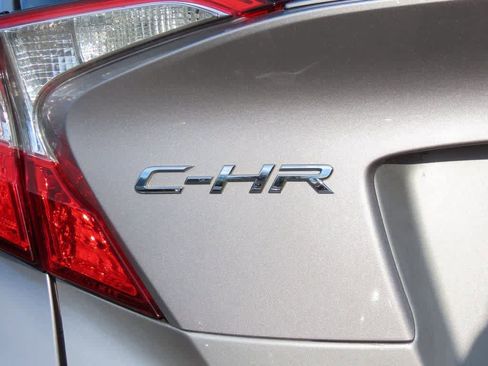 Used 2020 Toyota C-HR LE image 7