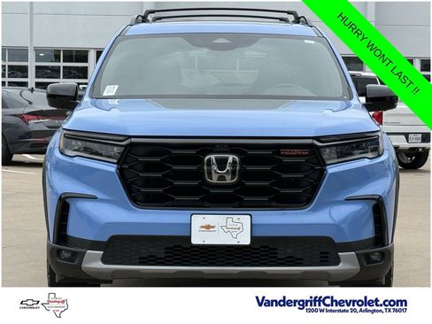 Used 2023 Honda Pilot TrailSport image 7