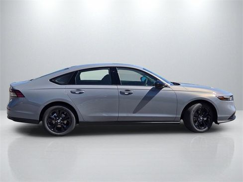 New 2025 Honda Accord SE image 3