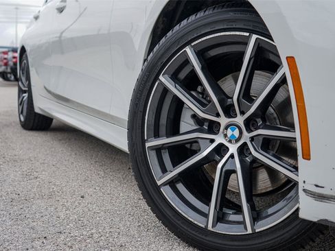 Used 2019 BMW 330i Sedan image 2