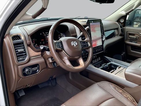 Used 2025 RAM 2500 Limited AWD/4WD image 16