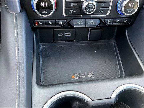 Used 2023 GMC Yukon SLT image 35