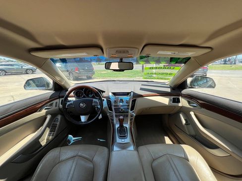 Used 2011 Cadillac CTS Luxury RWD image 2