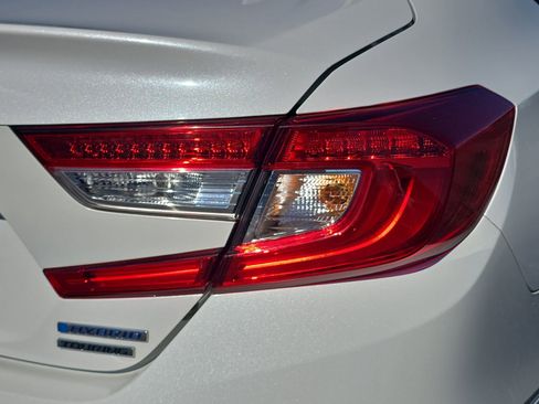 Used 2022 Honda Accord Touring image 8