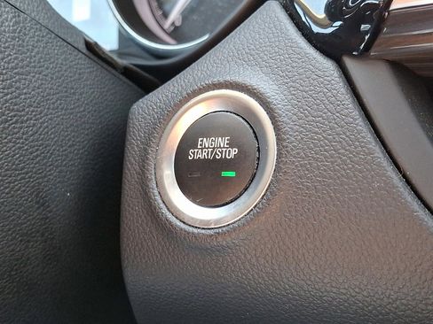 Used 2020 Buick Envision Essence w/ Experience Buick Package AWD/4WD image 27