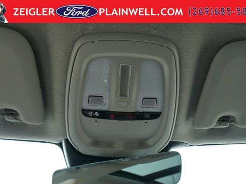 Used 2023 Volvo XC40 B5 Plus w/ Driver Assist Package AWD/4WD image 28