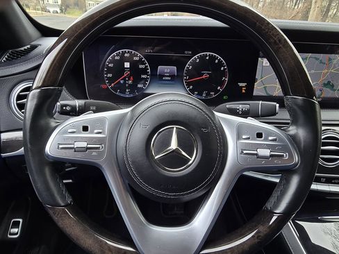 Used 2020 Mercedes-Benz S 560 4MATIC Sedan image 32