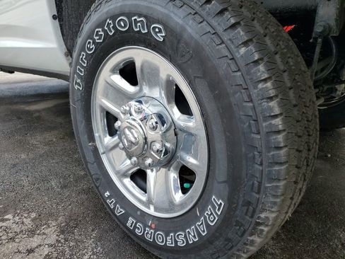 Used 2024 RAM 2500 Tradesman w/ Chrome Appearance Group AWD/4WD image 19