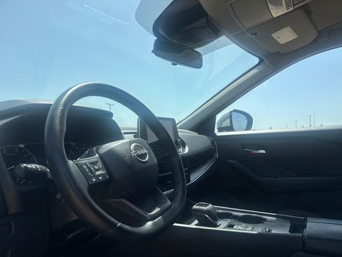 Certified 2025 Nissan Rogue SV FWD image 38